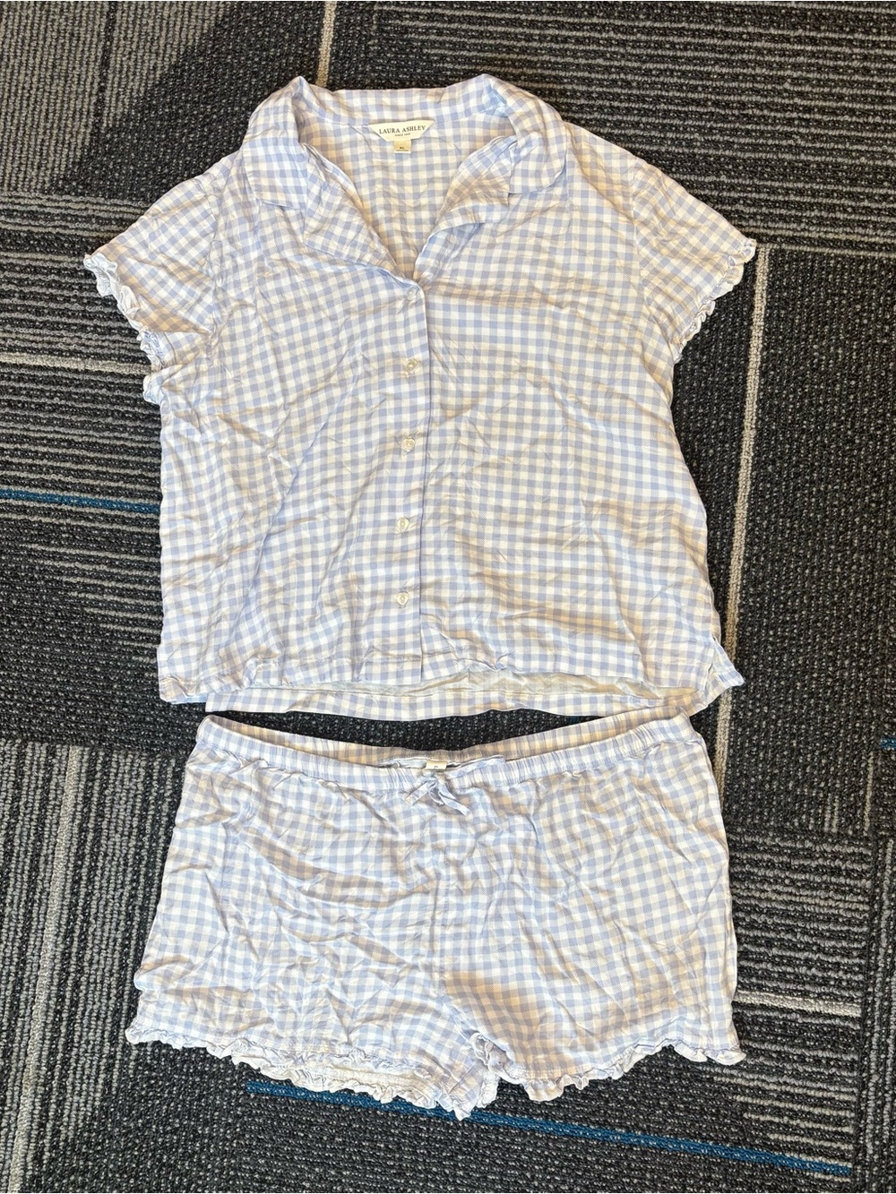 Laura Ashley XL Blue and White Gingham Short Pajama Set Ruffle Trim - Picture 1 of 10
